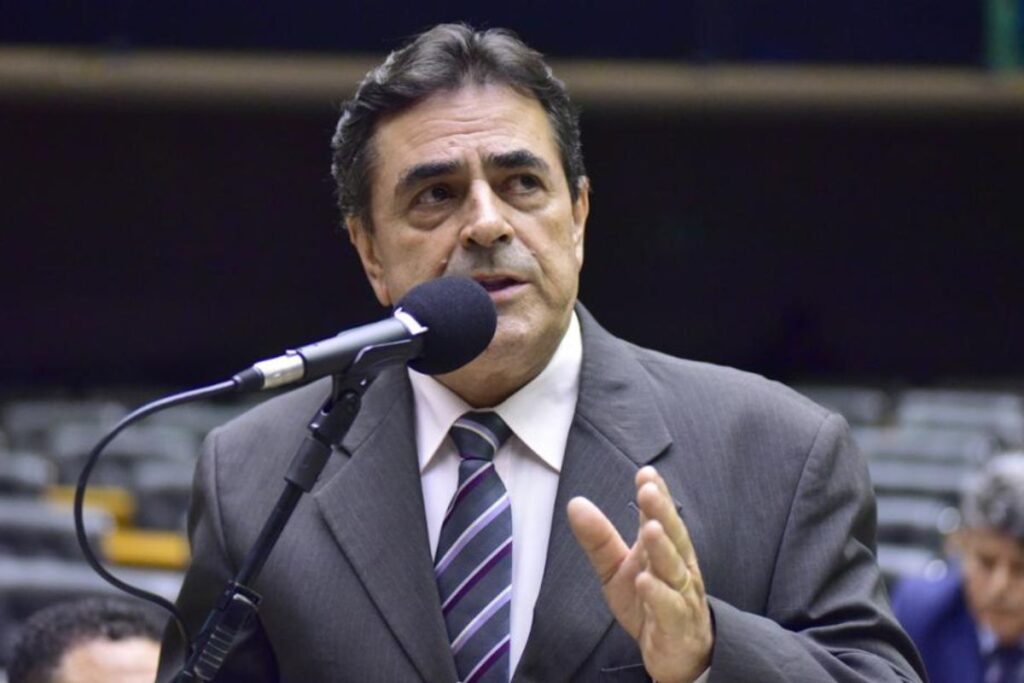 Como medida emergencial, Domingos Sávio sugere a destinação de 5,6 bilhões de emendas para o RS domingos