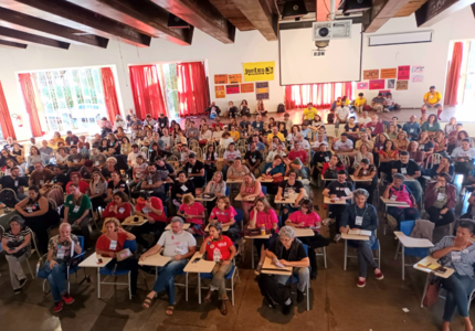 Professores da UEMG seguem em greve após um mês aduemg