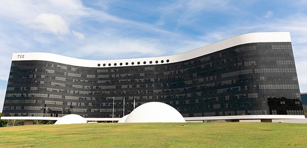 ELEIÇÕES 2024: TSE proíbe uso de inteligência artificial para criar e propagar conteúdos falsos