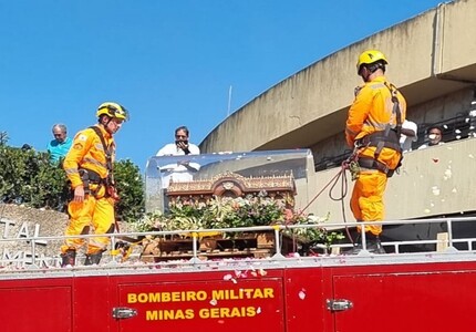 10° Batalhão de Bombeiros Militar realiza transporte de Relíquias de Santa Teresinha do Menino Jesus