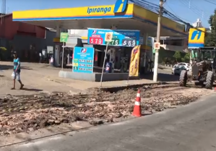 Divinópolis: Obras na Avenida Magalhães Pinto vão completar aniversário de um ano, enquanto comerciantes amargam prejuízos; moradores e motoristas seguem prejudicados