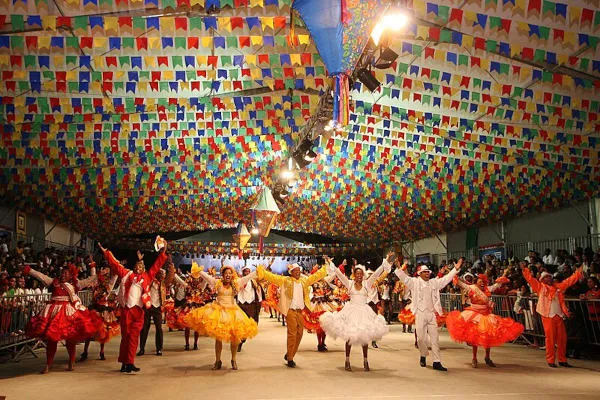 Quadrilhas juninas são reconhecidas como Patrimônio Cultural do Brasil quadrilha-festa-junina