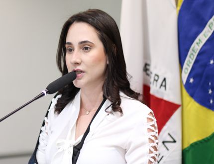 Cidadã diz na Câmara que, a crise na saúde de Divinópolis tem nome, Gleidson Azevedo e Janete Aparecida