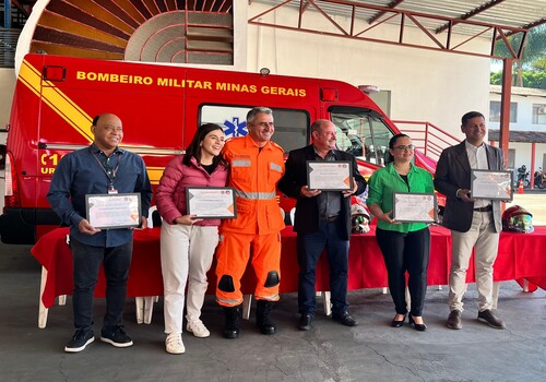 Corpo de Bombeiros recebe nova viatura de resgate para Divinópolis e região, por emendas parlamentares de vereadores e deputada