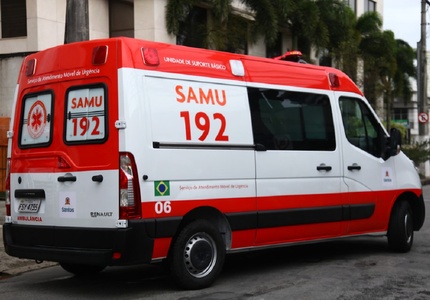 Motociclista de 20 anos quebra o braço, depois de bater contra um carro no bairro Interlagos 1000076106