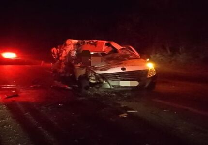 Mulher é morta, após acidente entre ambulância e caminhão 381c8a48-4514-49a6-883c-f6d5b12152a4 (1)