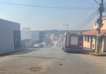Corpo de Bombeiros de Divinópolis afirma que foram acionados apenas uma vez, em casos de reincidência de queimadas no Bairro São Lucas