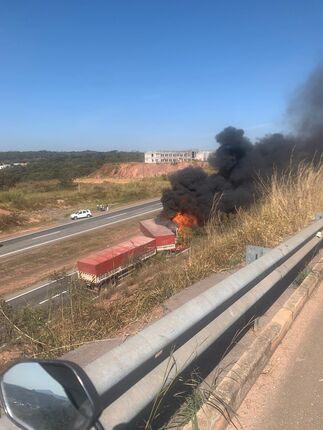 Grave acidente na BR 262 deixa caminhoneiro ferido IMG-20240724-WA0023