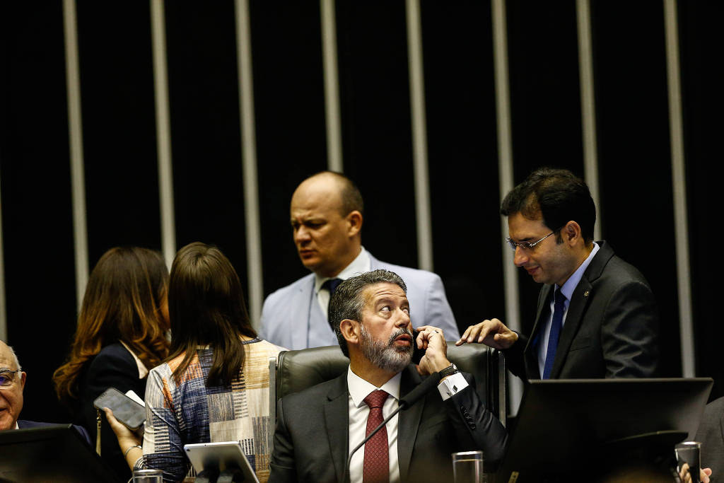 Vergonha: Câmara aprova PEC da Anistia, que reduz cota para negros nas eleições