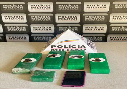 Casal de traficante é preso com 5 barras de maconha em Abaeté WhatsApp Image 2024-07-17 at 09.07.37 (1)