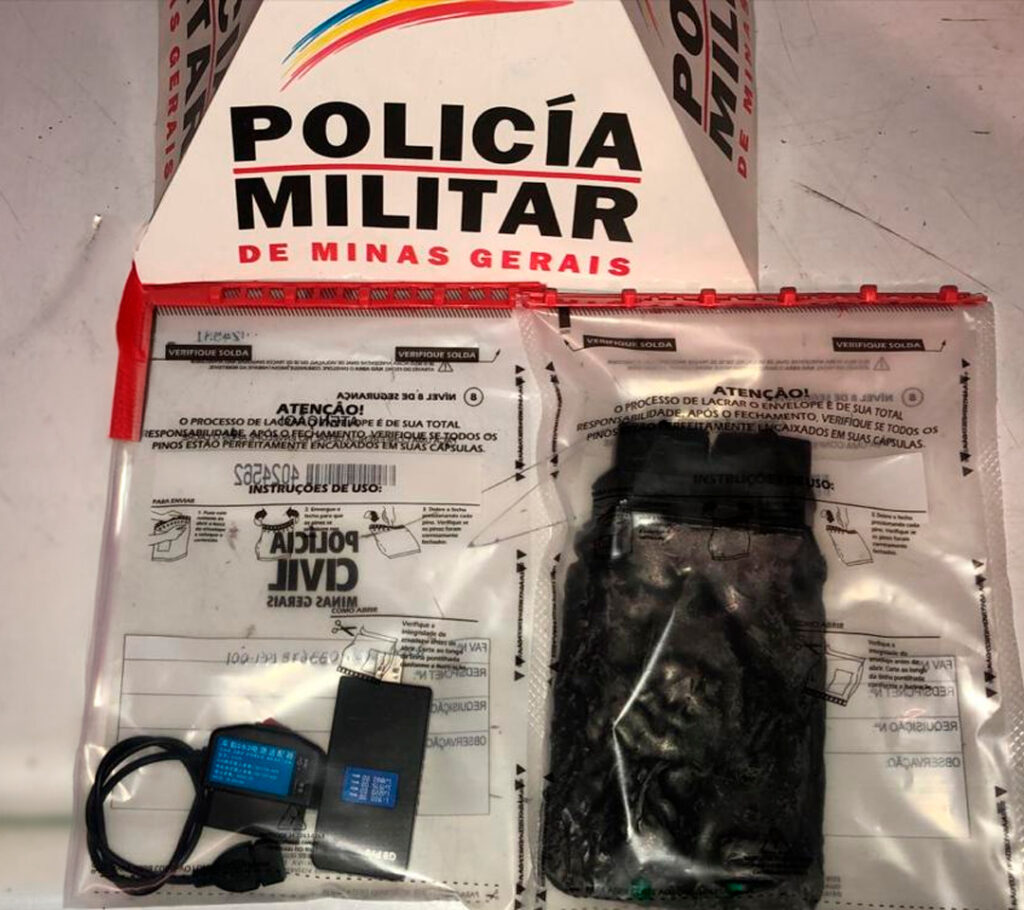 Homem furta caminhonete e abandona veículo em movimento durante ação policial perto da Uemg Divinópolis WhatsApp Image 2024-07-28 at 07.24.35