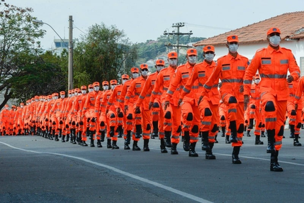 Bombeiros de Minas Gerais anunciam 329 Vagas bombeiros-mg-foto-cristiano-machado-agencia-minas (1)