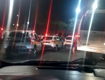 Vídeo: homem é assassinado em plena Av. Jove Soares, no bairro Prainha, em Itaúna crime em itaúna 2