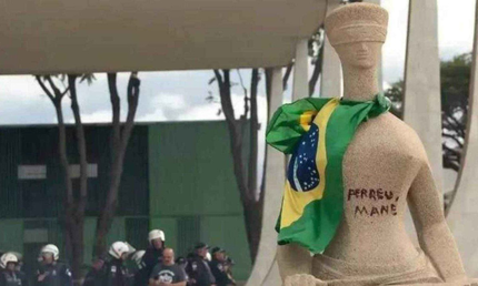 Procuradoria-Geral da República (PGR) denuncia mulher que vandalizou estátua do STF nos atentados de 08 de janeiro de 2023 image (56) (1)