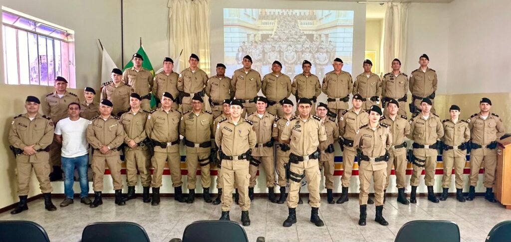Bom Despacho: Comandante da 7ª Região preside a solenidade de aniversário dos 93 anos do 7º BPM índice