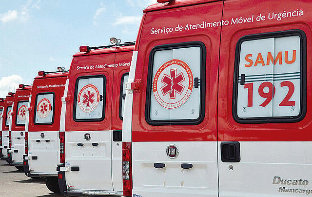 Homem morre após colisão de moto e ônibus em Pará de Minas