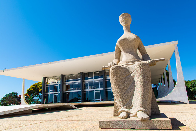 PF aponta que Abin de Bolsonaro espionou autoridades do Judiciário, entre elas, ministro Alexandre de Moraes, do Legislativo, Arthur Lira e até jornalistas, Vera Magalhães e mais três