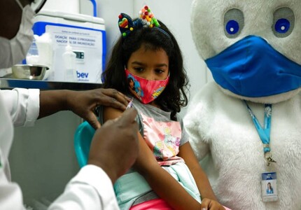 COMBATE AO NEGACIONISMO: Vacinação de crianças no país avança e Brasil deixa lista das 20 nações menos imunizadas vacinação