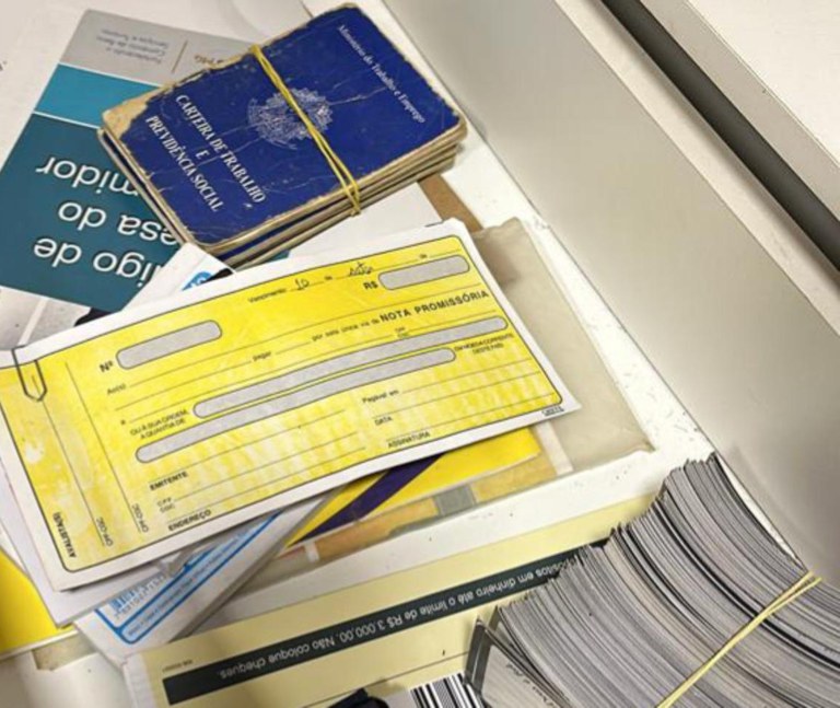 Mais de 327 mineiros, incluindo 101 menores, emigraram ilegalmente com ajuda de quadrilha: investigação da PF aponta risco de mortes no deserto 1c88c96f-11ea-484f-b14b-ea211d54fdb6