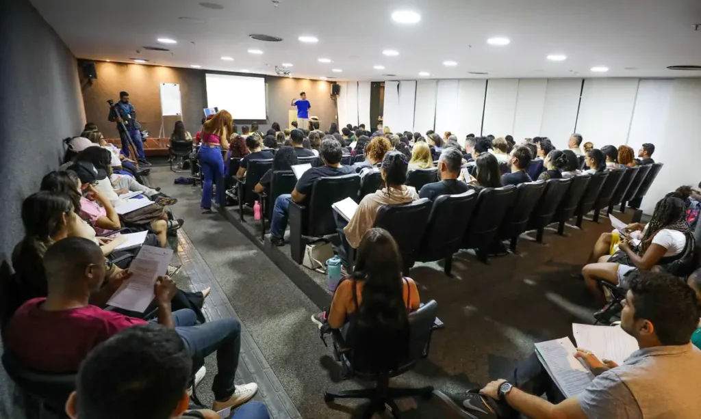 Depois de mudanças de datas, concurso unificado acontece deste domingo (18) 53694956888_6c5a3527f9_o