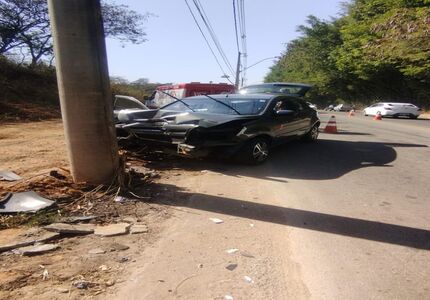 Acidente em Divinópolis: Carro bate em poste e deixa dois feridos, entre eles uma criança Imagem do WhatsApp de 2024-08-20 à(s) 10.37.43_1a4c27ce (1)