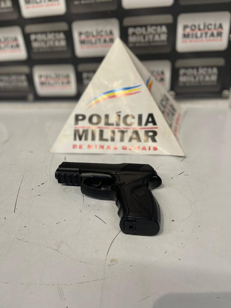 Homem é preso por desobediência com réplica de arma de fogo em Divinópolis Imagem do WhatsApp de 2024-08-26 à(s) 09.39.18_dc70afaf