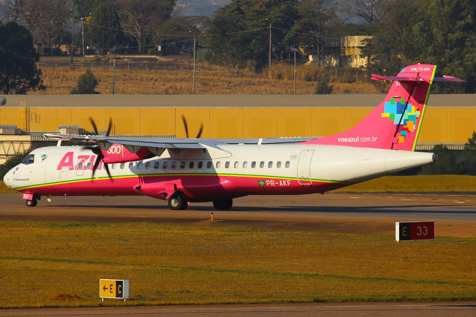 Aeronaves da Azul que pousaram e voltarão a pousar em Divinópolis são os modelos ATR, o mesmo que caiu em Vinhedo