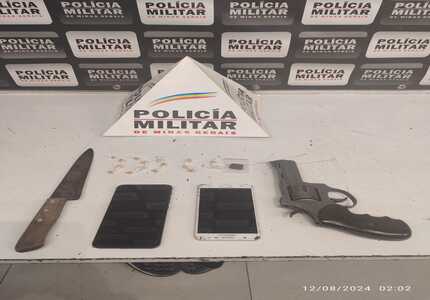 Trio é preso em Divinópolis por associação ao tráfico de drogas e posse ilegal de arma armas e droga (1)