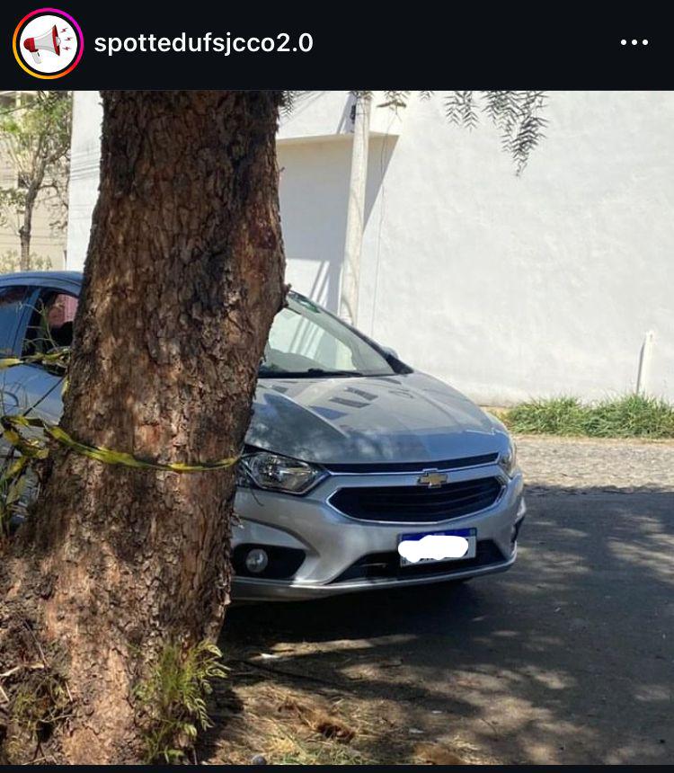 Homem é flagrado se masturbando dentro de um carro próximo a UFSJ, em Divinópolis