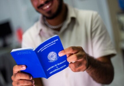 Taxa de desemprego no Brasil cai para 6,8% e alcança menor nível desde 2012 Mercado de trabalho dispara; número de carteiras assinadas e salário batem recordes