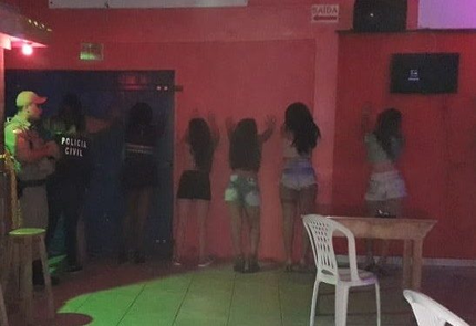 Venda de rifas em casa de prostituição leva casal à prisão em Minas image (80) (1)