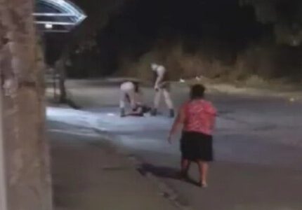 Divinópolis: Homem em surto psicótico no Bairro Elizabeth Nogueira ataca policiais polícia