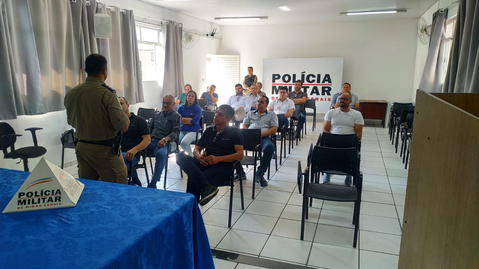Polícia Militar de Formiga promove encontro com empresários para criação de Rede de Empresas Protegidas