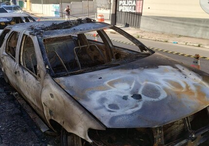Itaúna: Último suspeito dentre 10 por incendiarem viatura policial, jovem de 18 anos é preso pela Polícia Civil