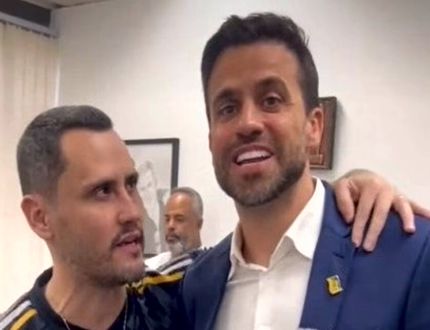 Cleitinho rifa Bolsonaro: “Até hoje eu não entendo o que deu na cabeça dos mineiros para escolher o pior senador da história de Minas, diz jornalista Clayson Felizola