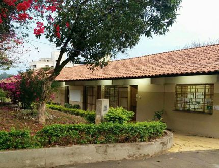 Urgente: Adolescente é estuprada dentro de banheiro em escola de Divinópolis; crime foi filmado pelo suspeito Escola estadual Miguel Couto 2