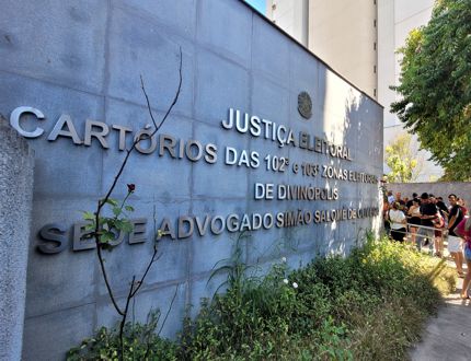 Constantes decisões da Justiça Eleitoral favoráveis a Gleidson Azevedo (Novo) desequilibra disputa com Laiz Soares (PSD)