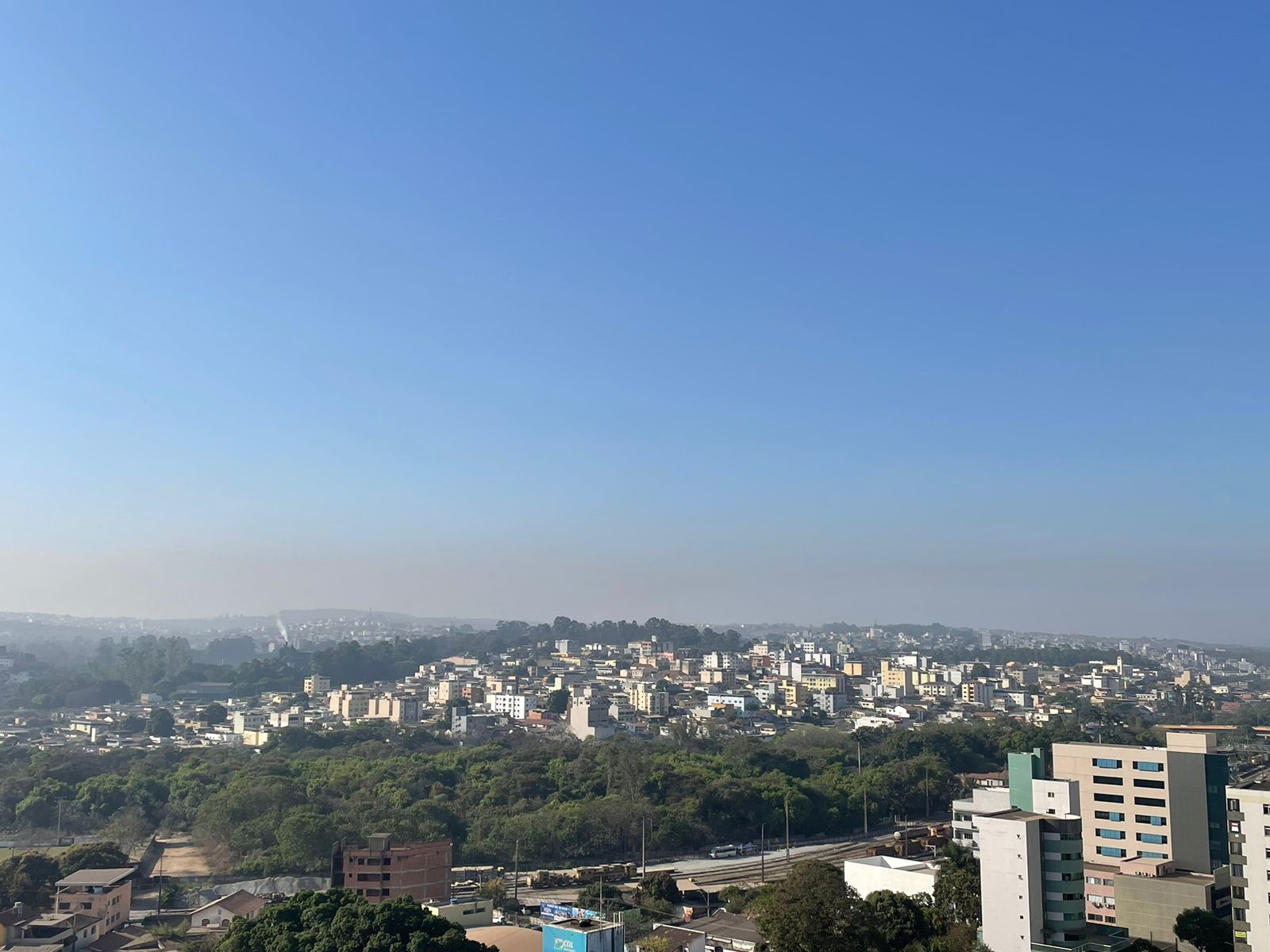Previsão do tempo: Mais um dia de calor intenso e névoa seca marca essa quarta-feira (11) em Divinópolis
