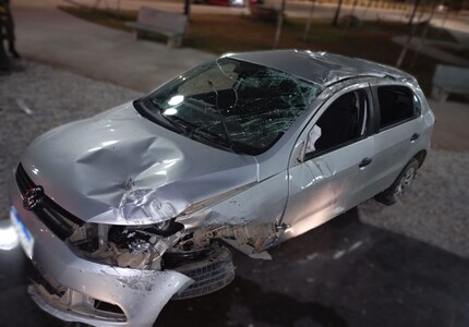 Morre adolescente de 16 anos após carro conduzido por amigo, de 18 e sem permissão para dirigir, capotar