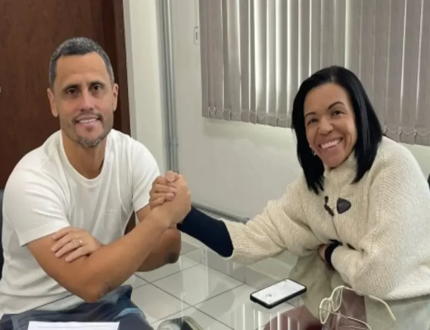 Vice-prefeita de Divinópolis recebe quase R$ 75 mil em rescisão, por acumular mais de três anos sem tirar férias na Secretaria de Governo