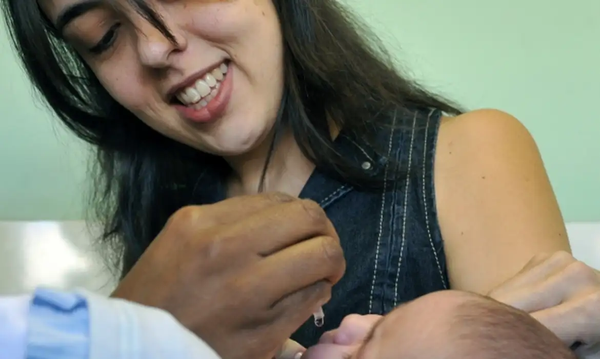 Adeus, gotinha: Brasil troca vacina oral por injetável para erradicar poliomielite