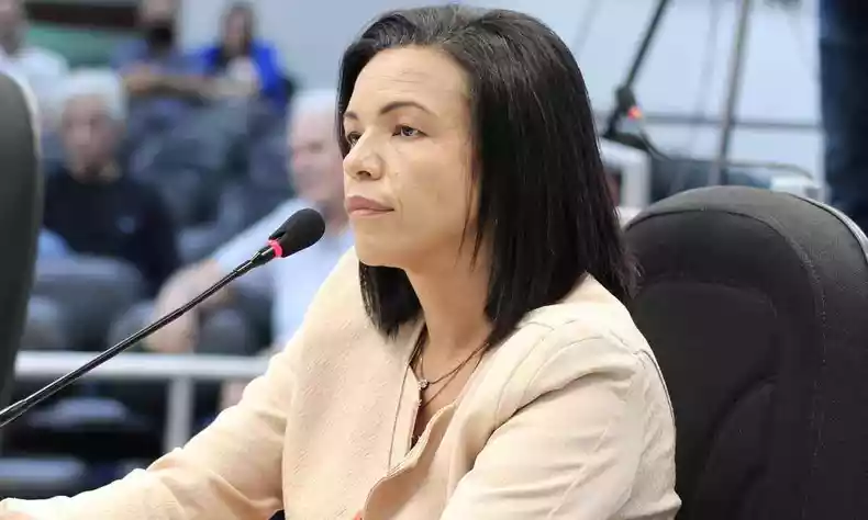 Prefeitura sanciona reforma do Diviprev e pede ilegalidade da greve dos servidores -vice-prefeita-janete-aparecida-fala-ao-microfone-durante-sessao-da-cpi_1_92596