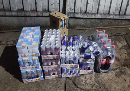 Homem ao tentar furtar refrigerantes, energéticos e suco em supermercado é flagrado por câmera e preso pela PM 1000166286