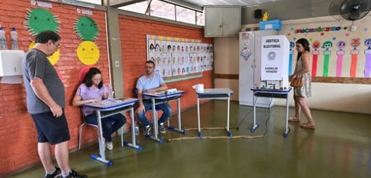 Giro Eleições 2024: Minas Gerais tem empate para prefeito, troca de urnas e boletins de ocorrências 4b57ec40-6a2e-4d3c-96f7-a6853fe46105