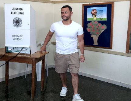 Prefeito Gleidson Azevedo, quebra paradigmas comportamentais e faz história em Divinópolis com a maior votação dos 112 anos do município; vitória acachapante sobre Laiz Soares