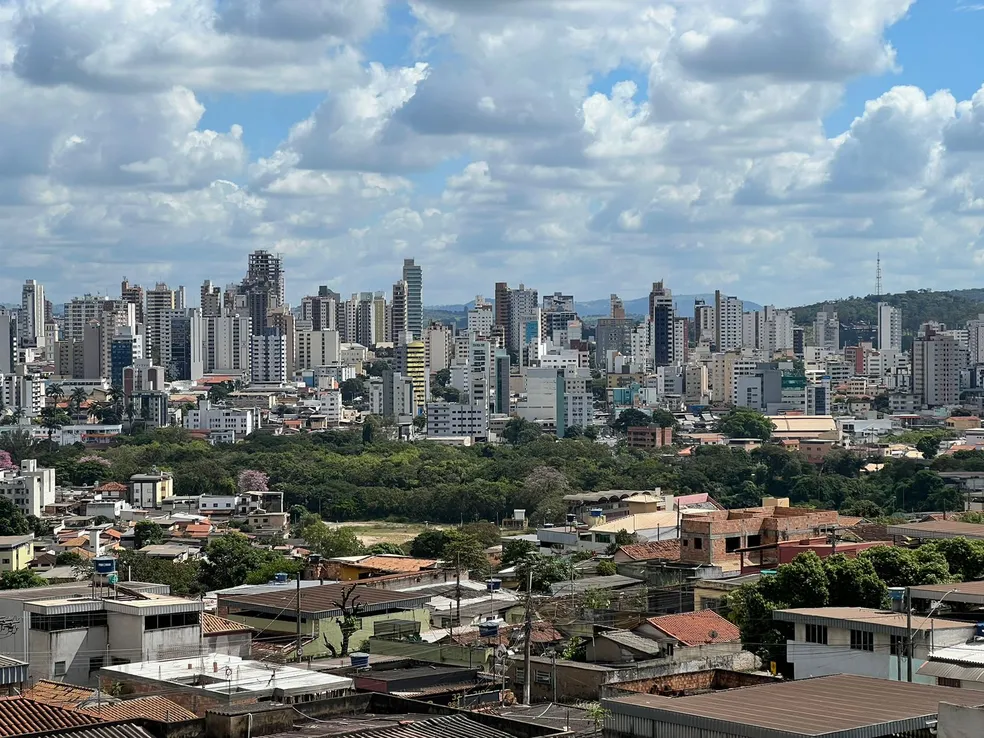 Céu nublado e calor em Divinópolis: o dia começa ameno, mas tarde pode chegar aos 29°C nesta terça-feira (22) IMG_3931