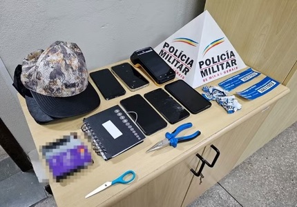 Quatro homens são presos em Divinópolis por tentativa de golpe em caixas eletrônicos Quatro homens são presos em Divinópolis por tentativa de golpe em caixas eletrônicos