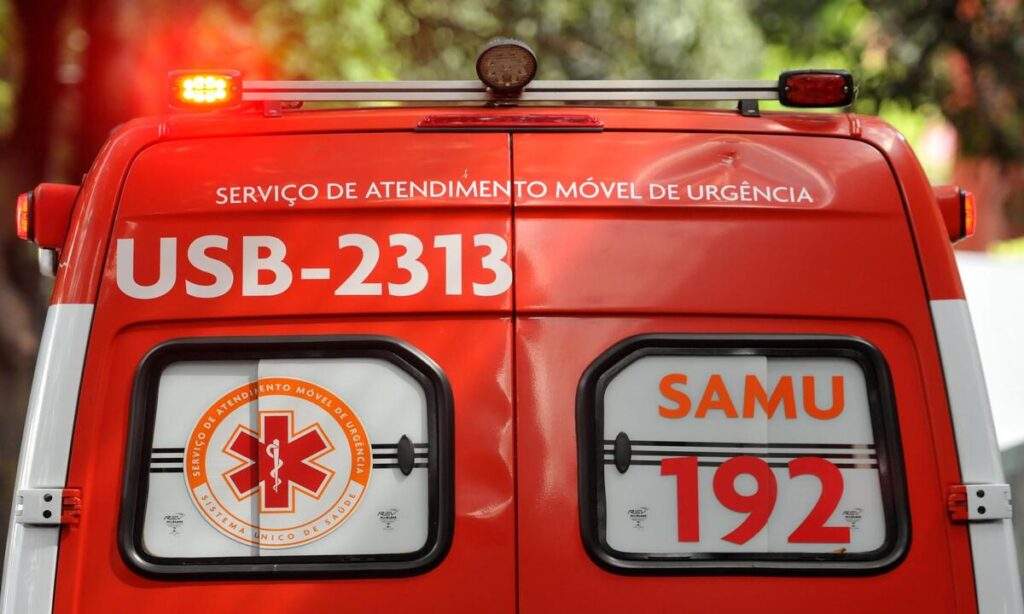 Homem é encontrado morto pela mãe; causa ainda é desconhecida ambulancia-do-samu_1_102890