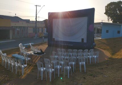 Cinema itinerante leva cultura a bairros periféricos de Divinópolis