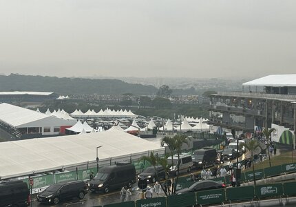 Chuva torrencial em Interlagos: Pela primeira vez, classificação do GP de São Paulo é adiada para o domingo IMG_4395